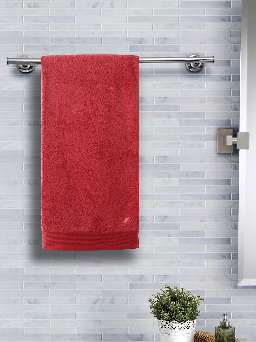 MASPAR Unisex Red Solid 550 GSM Medium Bath Towel Price in India