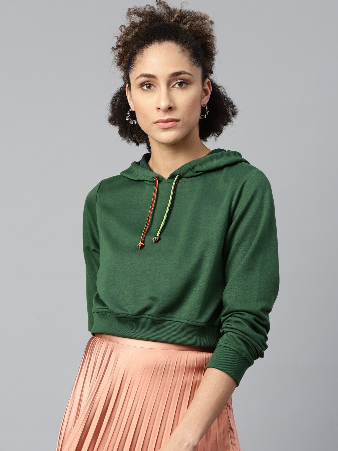 SASSAFRAS Women Green  Solid Hooded Cropped Sweatshirt Price in India