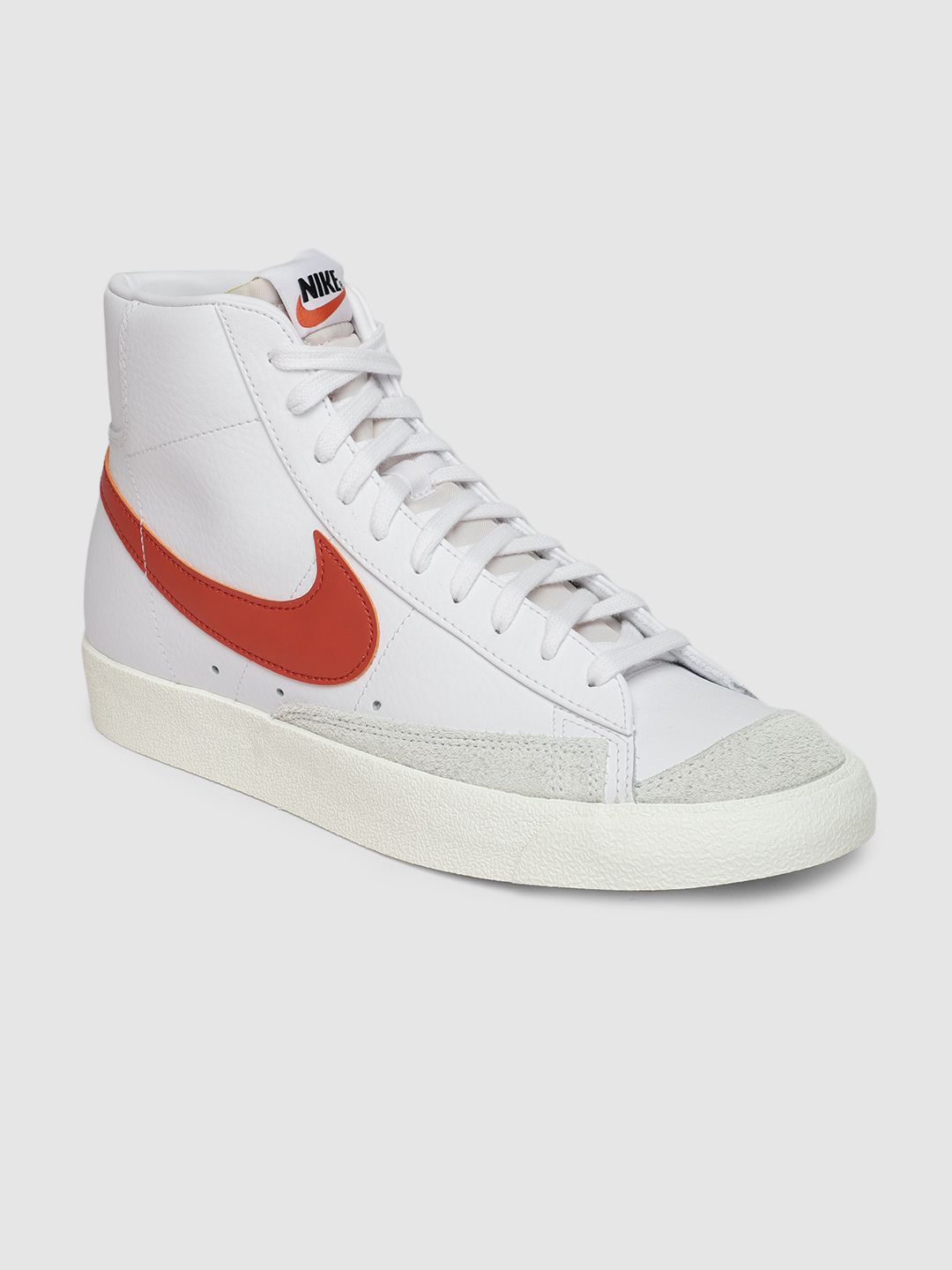 Nike Men White BLAZER MID '77 VNTG Basketball Shoes