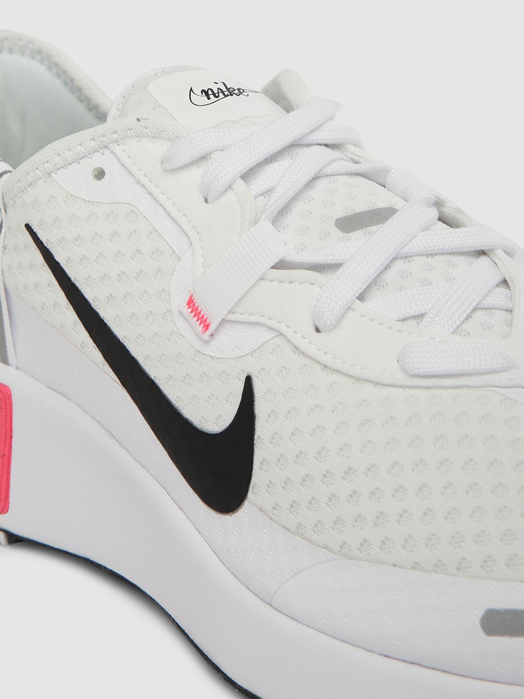 nike reposto trainers