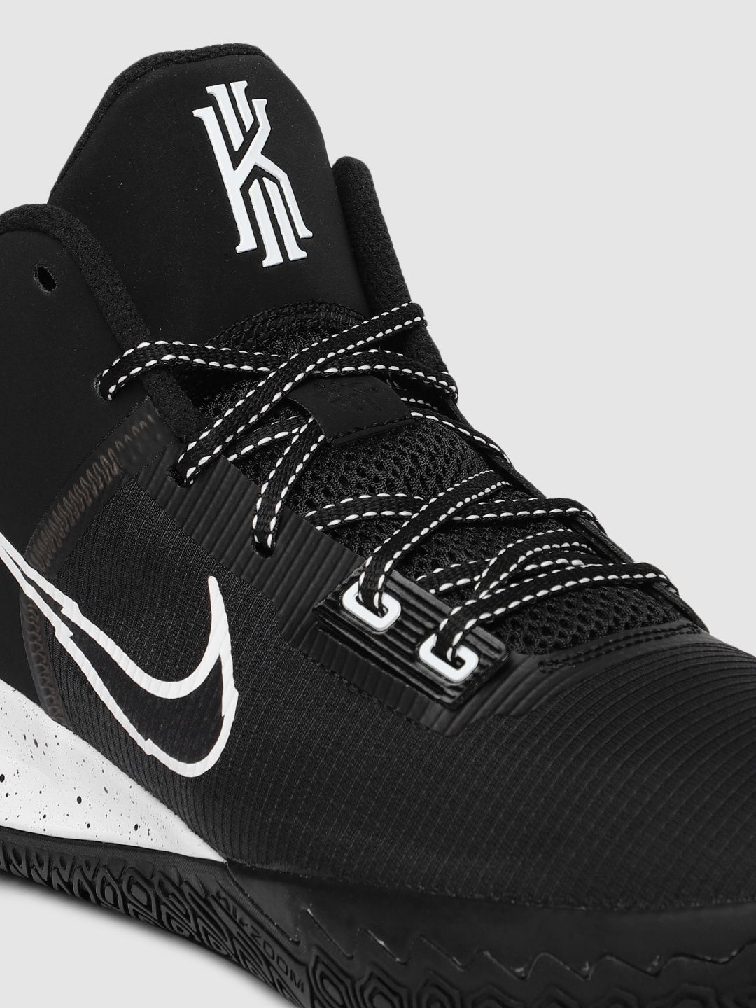 kyrie flytrap 4 size 7