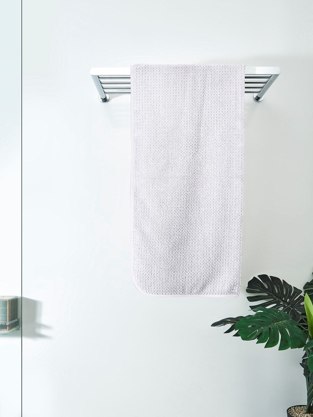 DDecor Unisex White Solid 600 GSM Bath Towel Price in India
