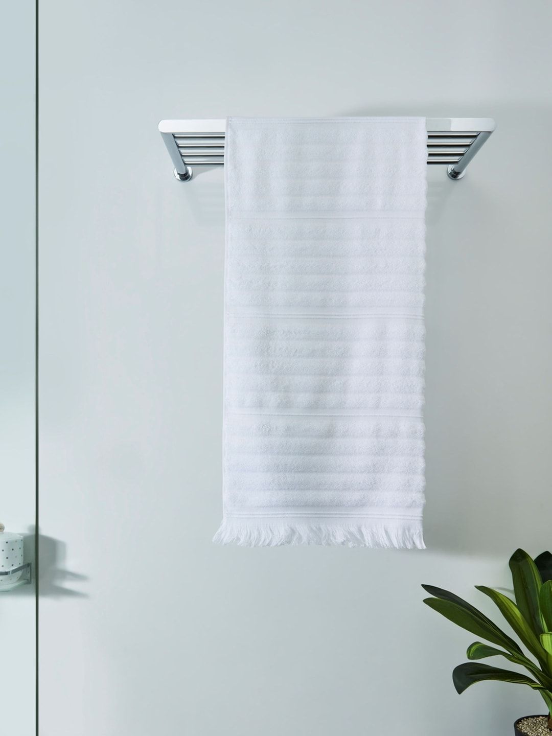 DDecor Unisex White Solid 500 GSM Live Beautiful Bath Towel Price in India