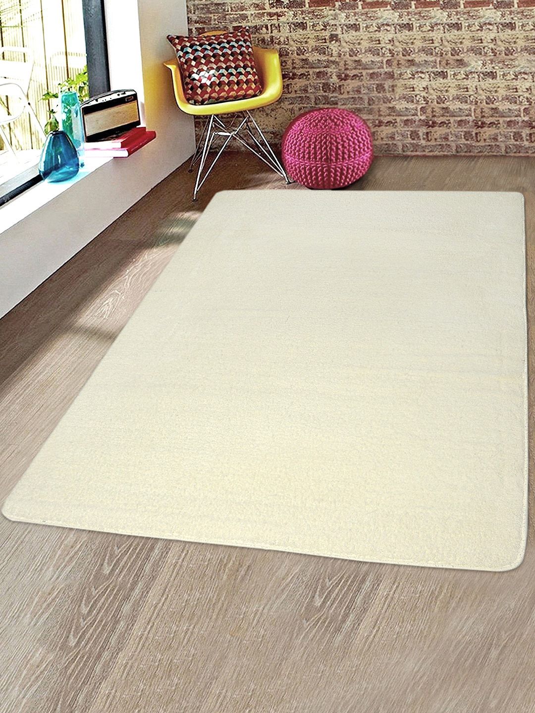 Saral Home Off White Solid Shaggy Yarn Anti-Skid Carpet Price in India