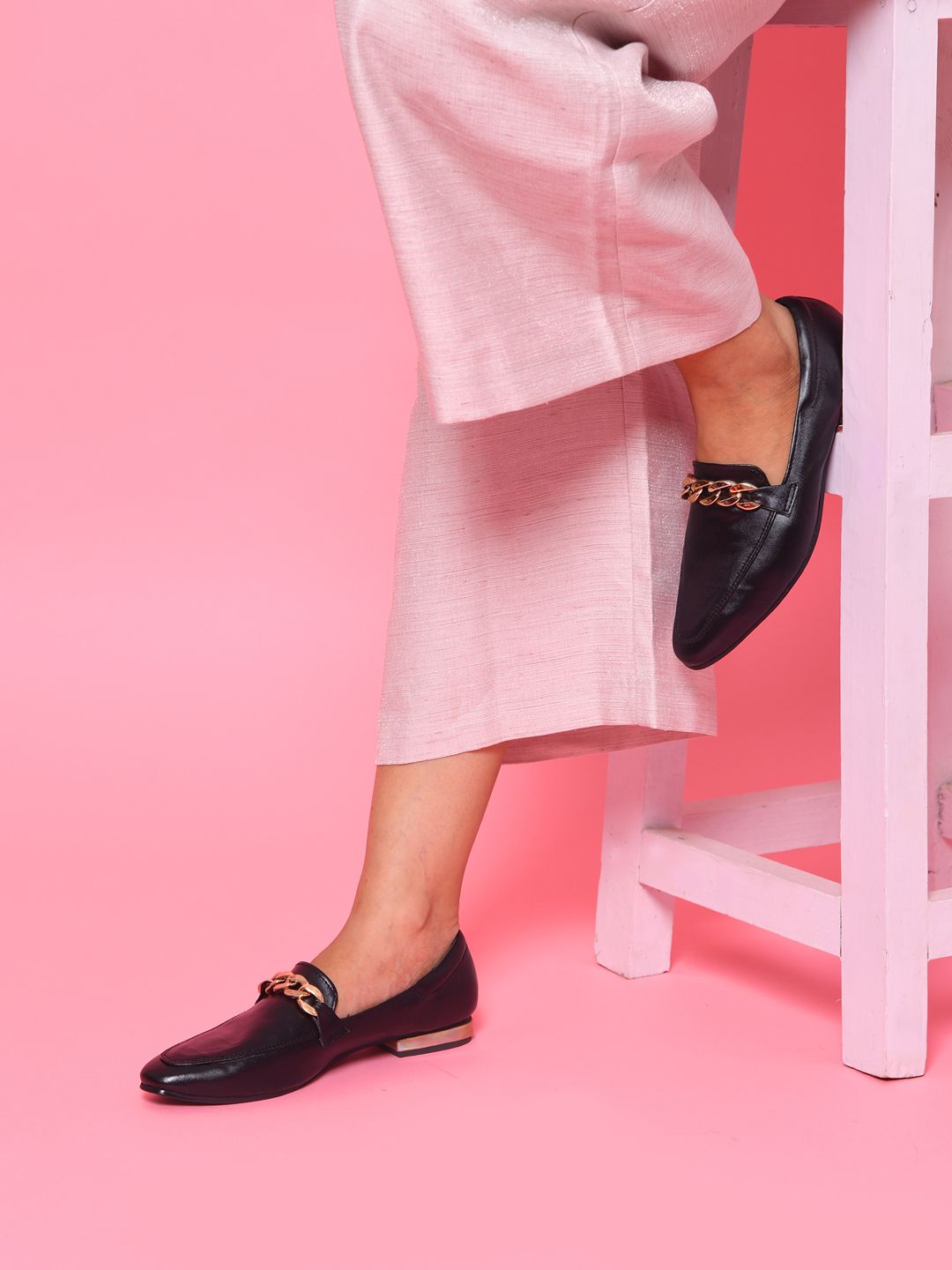 Zebba Women Black Solid Loafers Price in India