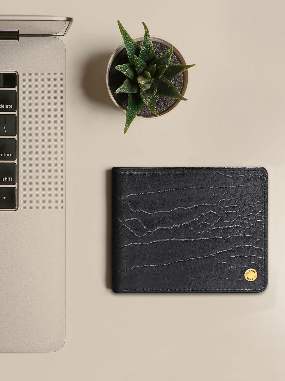 Hidesign Hidesign Men Black Croc Textured Two Fold Leather Wallet