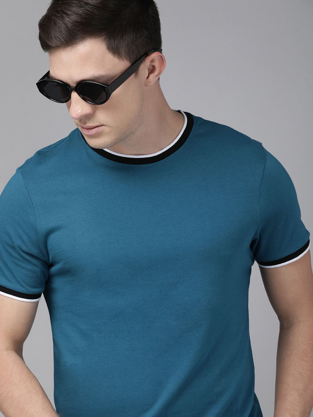 Roadster Men Teal Solid Round Neck Pure Cotton T-shirt