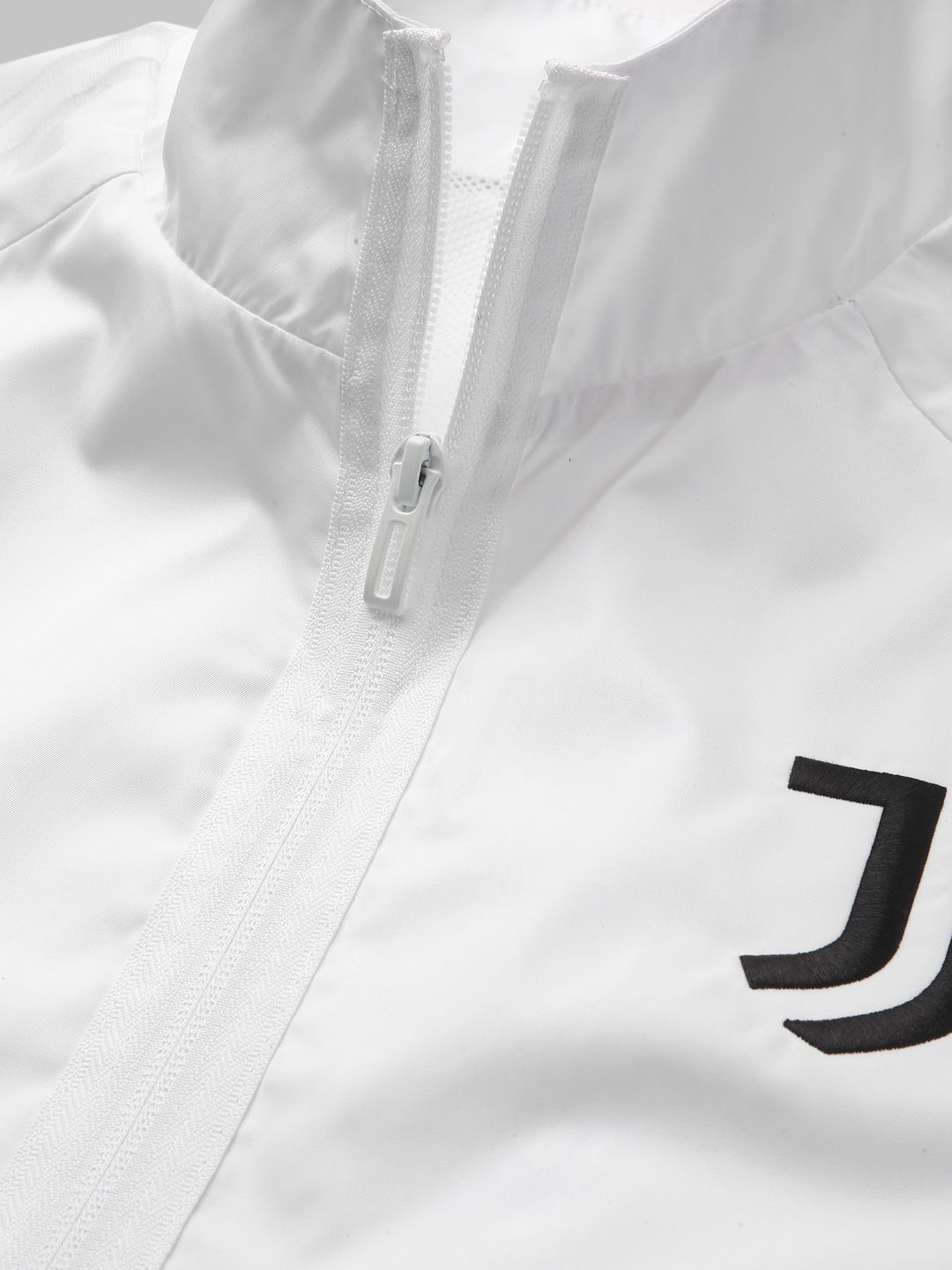 Buy ADIDAS Men White Solid Lightweight Juventus Anthem Football