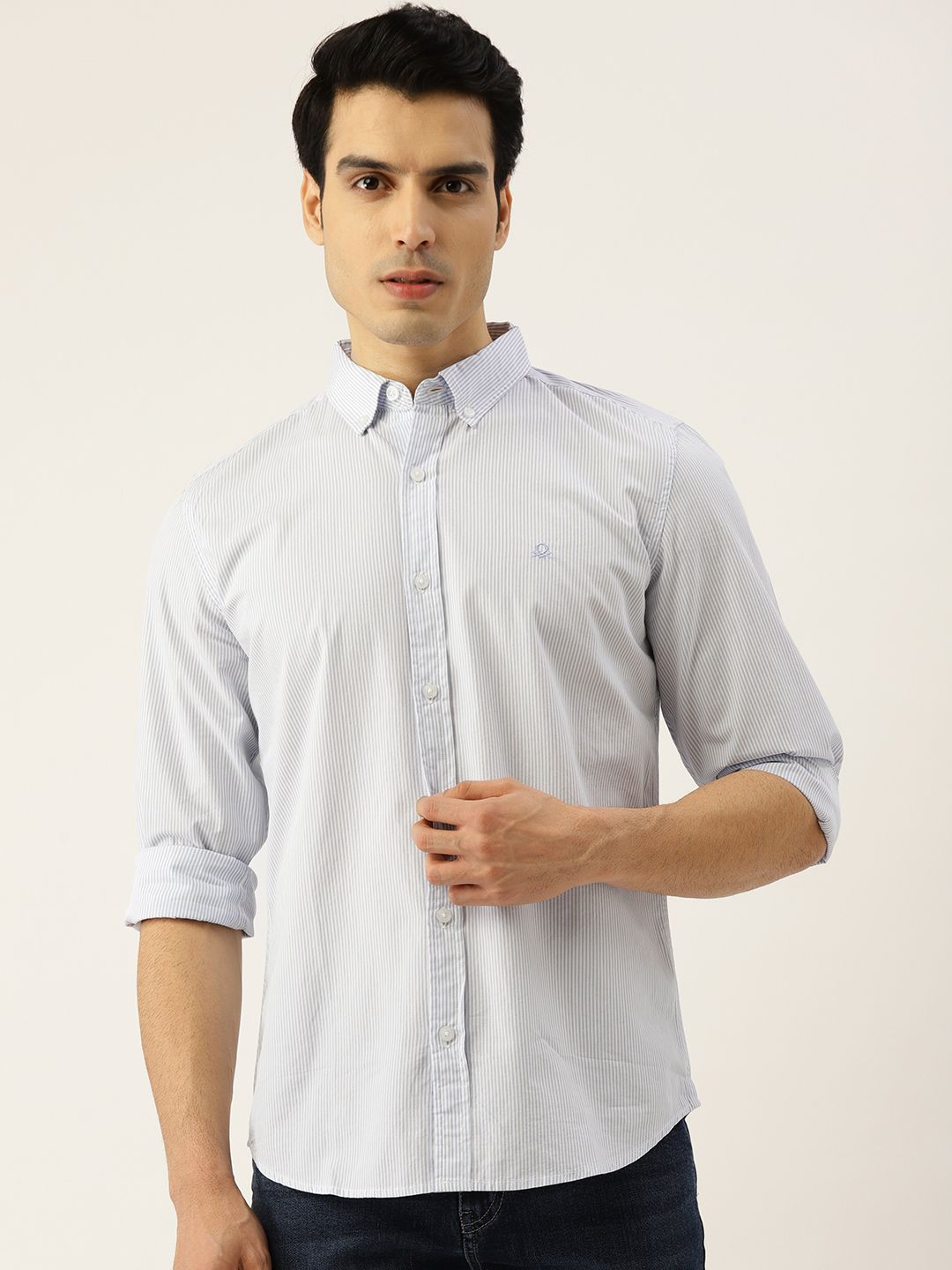 United Colors of Benetton United Colors of Benetton Men White & Blue Cotton Slim Fit Striped Casual Shirt