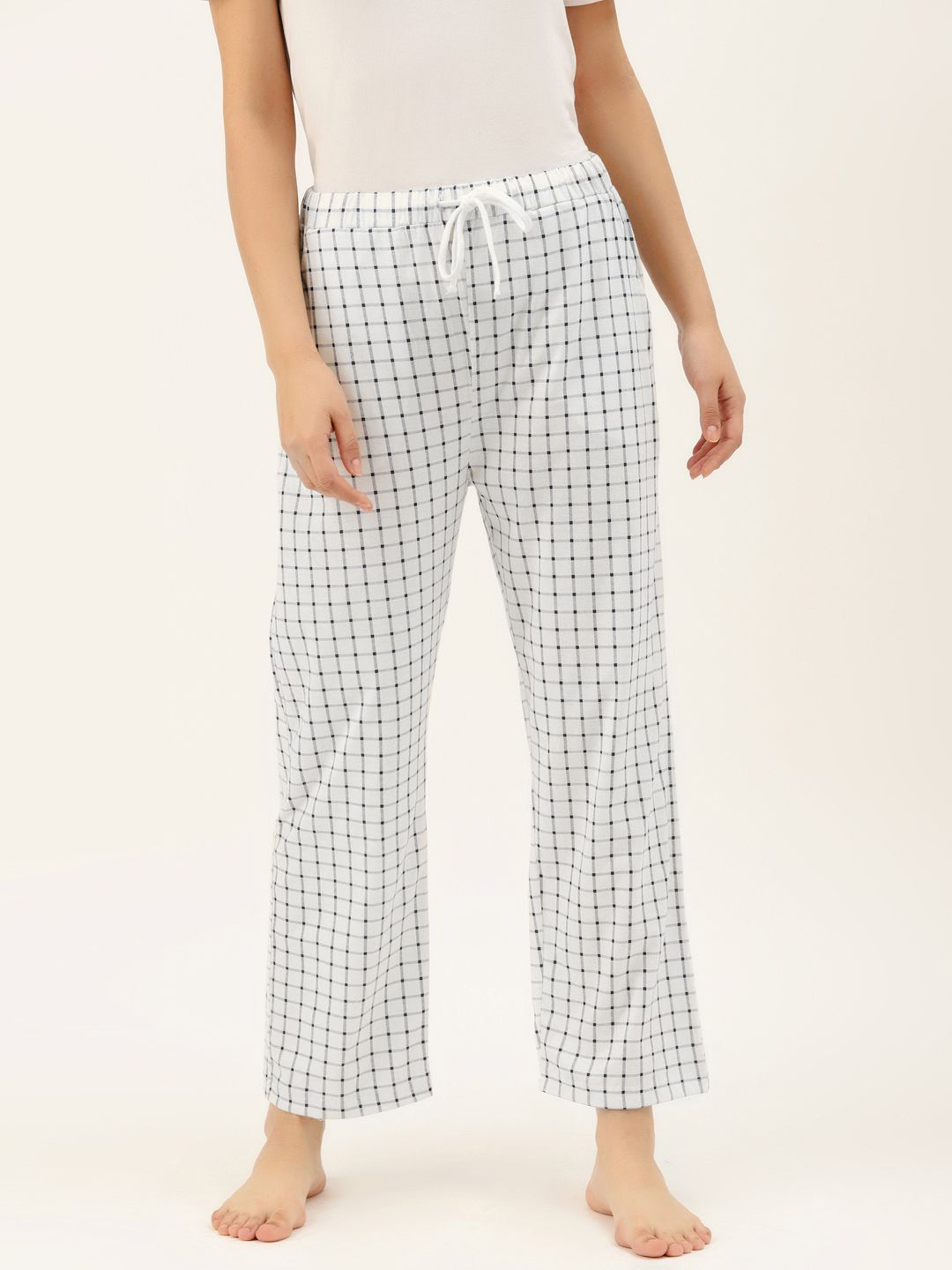 9teenAGAIN Women White & Navy Checked Lounge Pants Price in India