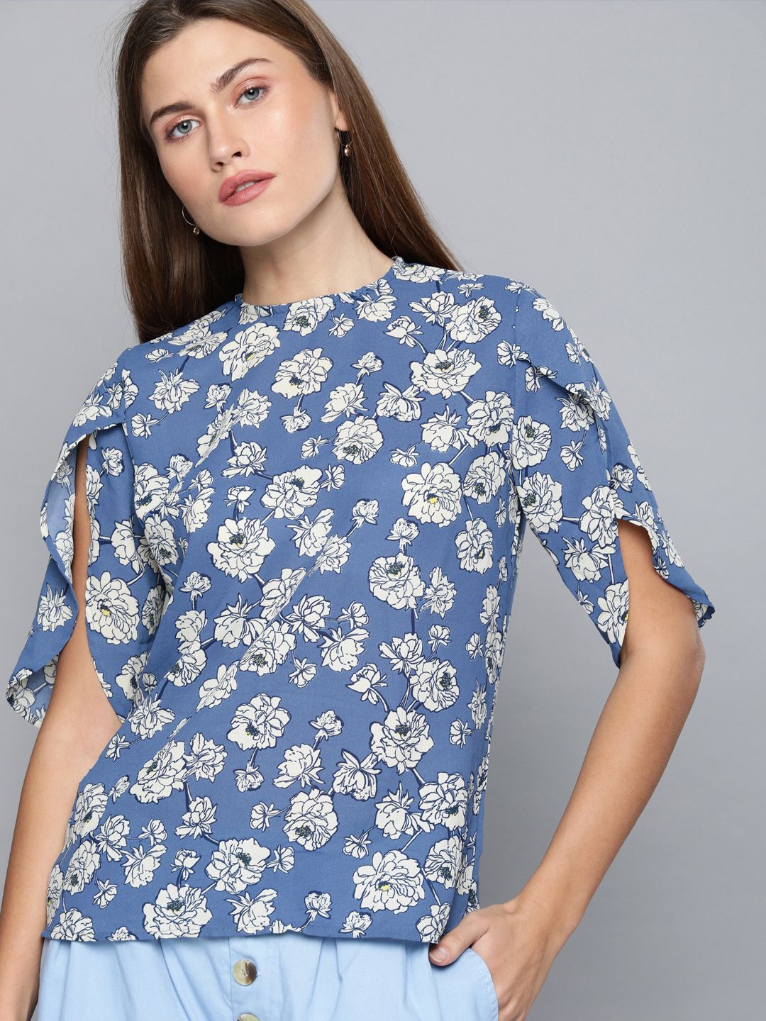 Chemistry Women Blue Floral Printed Slit Sleeve Top