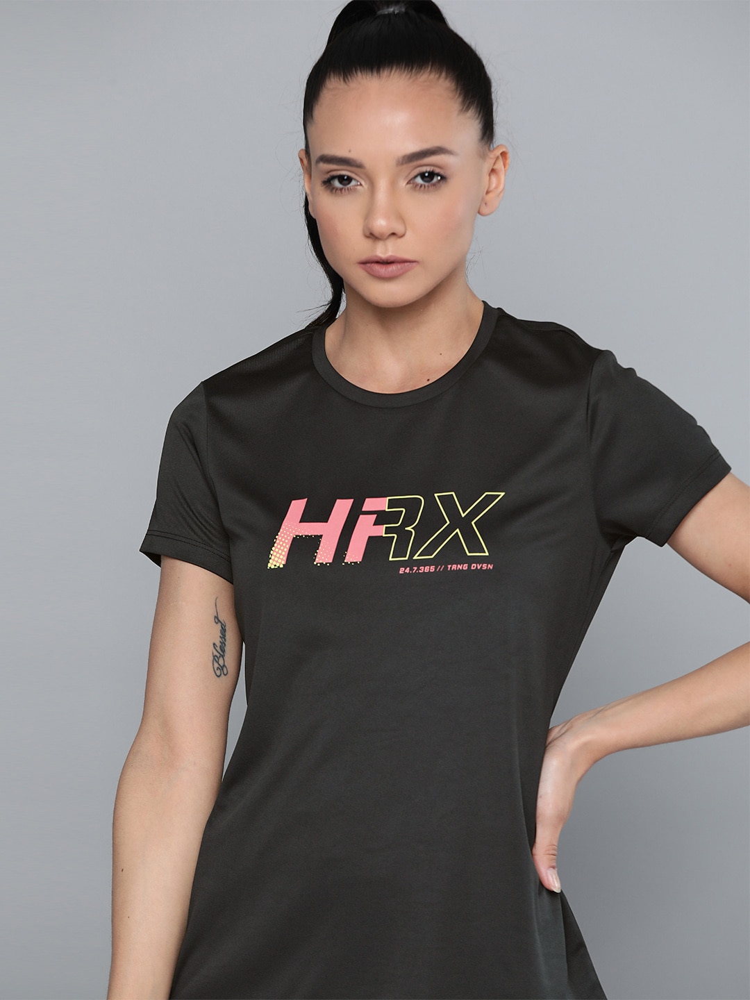 HRX By Hrithik Roshan Women Jet Black Solid Rapid-Dry Antimicrobial Training Tshirt Price in India