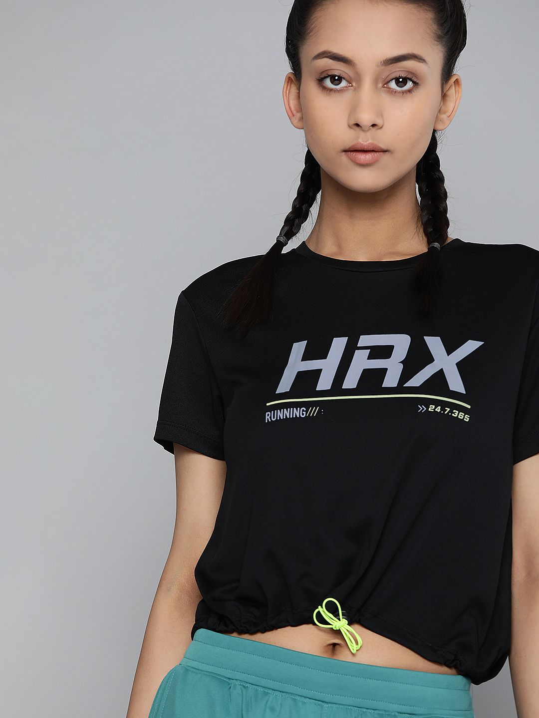 HRX By Hrithik Roshan Women Jet Black Solid Rapid-Dry Antimicrobial Running Tshirt Price in India