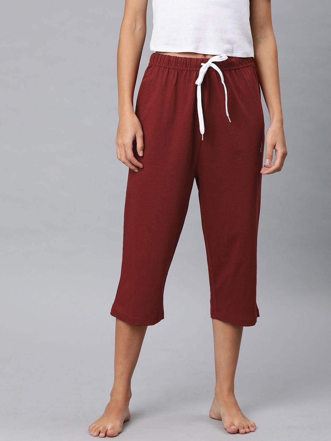 QUARANTINE Women Maroon Solid Regular Fit Lounge Capris Price in India