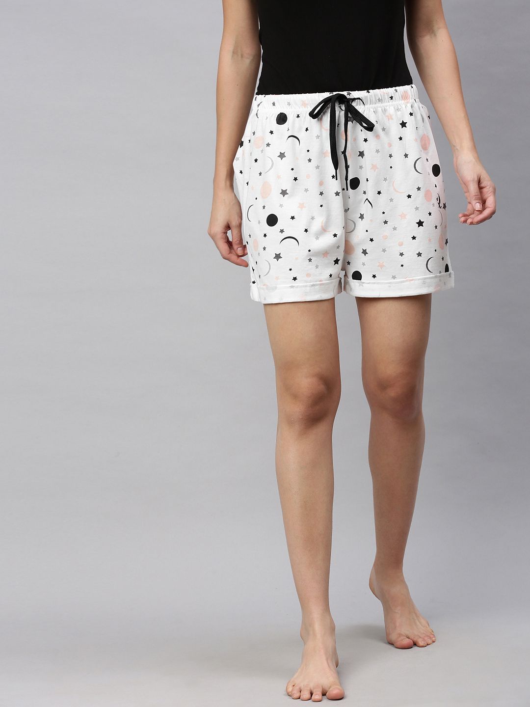 QUARANTINE Women Off-White Printed Regular Fit Regular Shorts