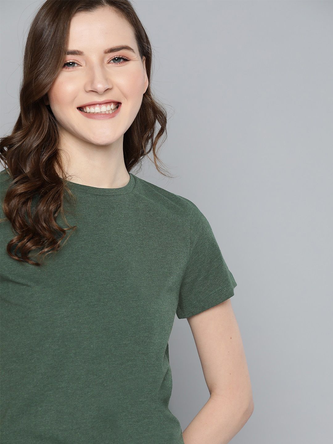 Mast & Harbour Women Green Solid Round Neck T-shirt with Melange Effect