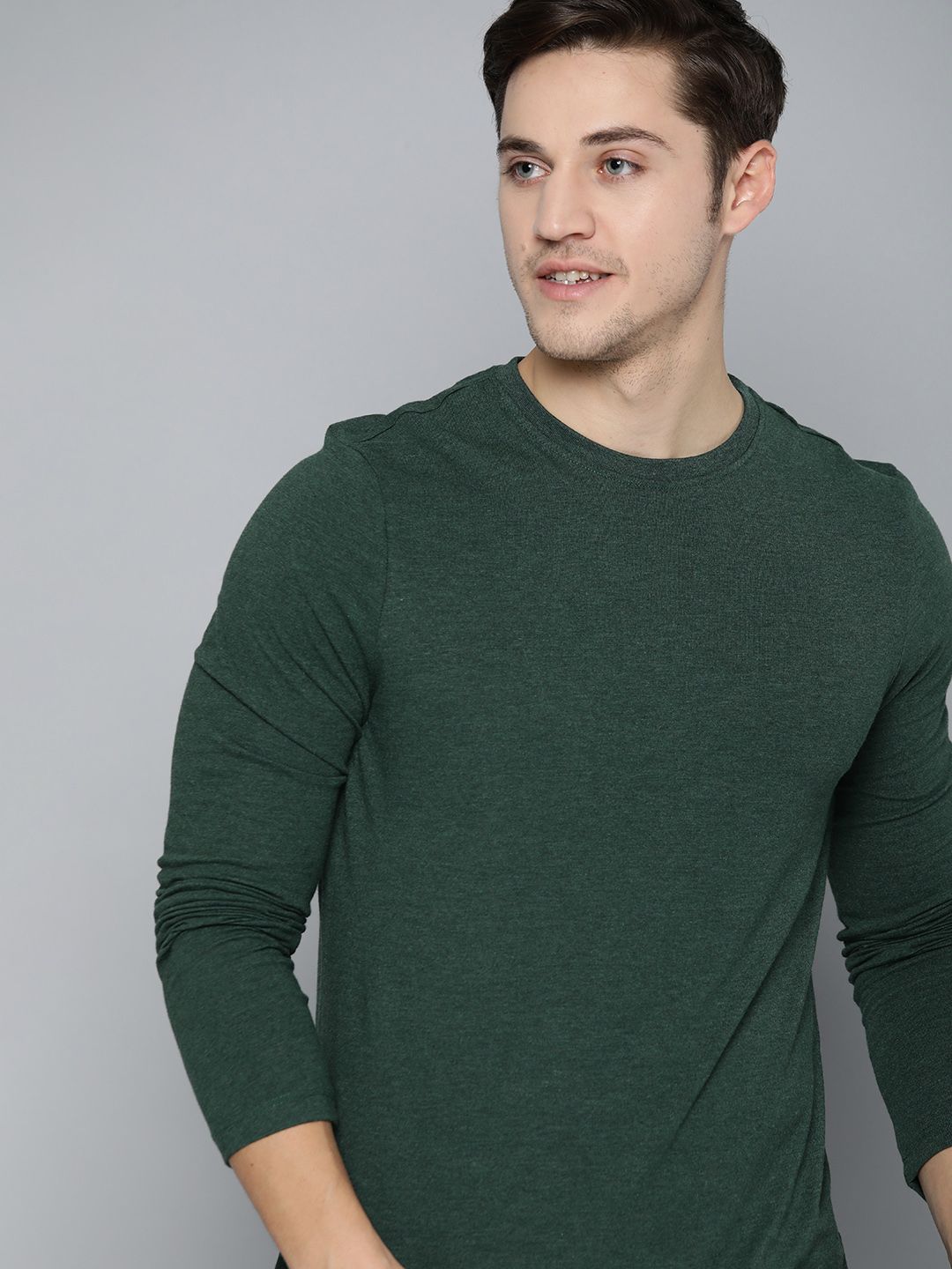 Mast & Harbour Men Green Solid Round Neck T-shirt