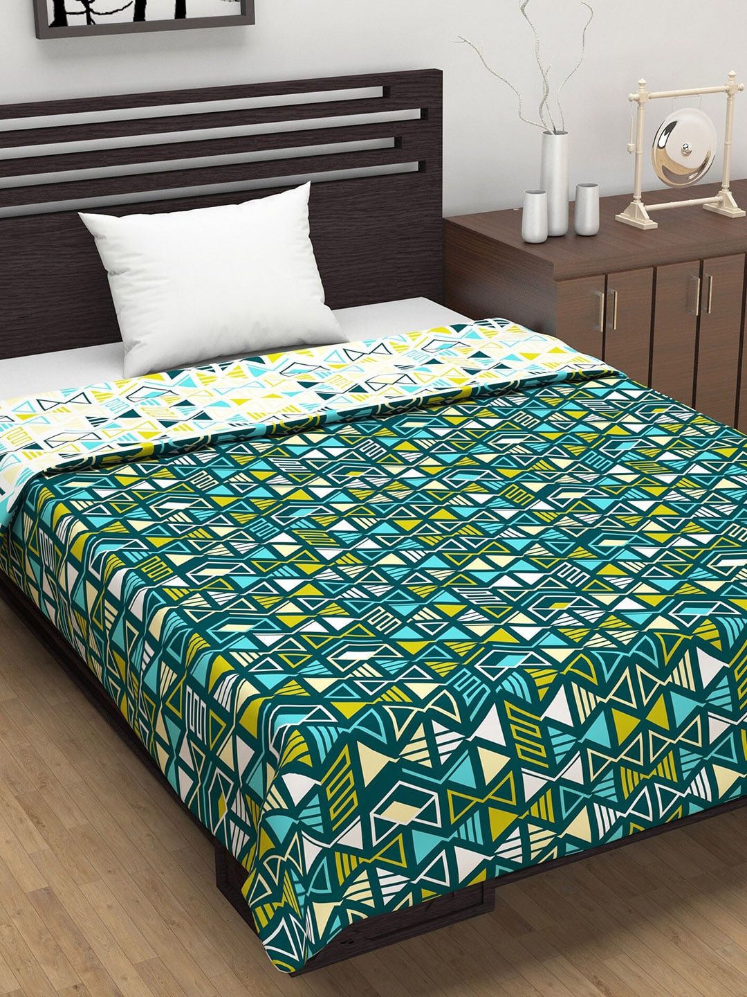 Divine Casa Multicoloured Geometric Mild Winter 110 GSM Single Bed Dohar Price in India