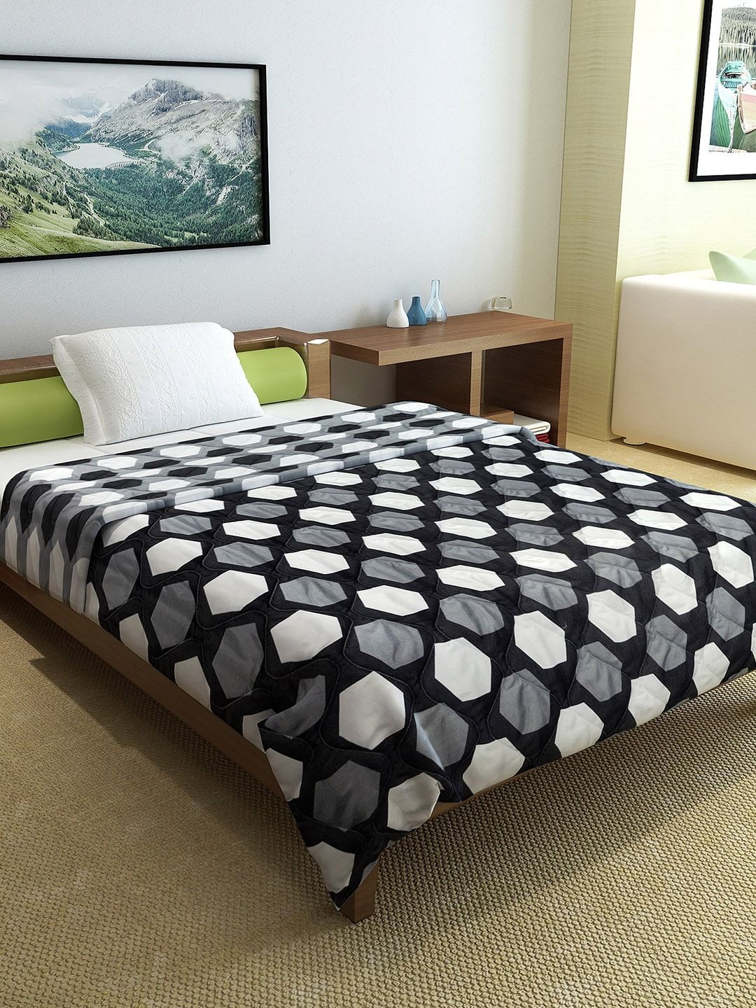 Divine Casa Black & White Printed Mild Winter 110 TC Single Bed Comforter Price in India