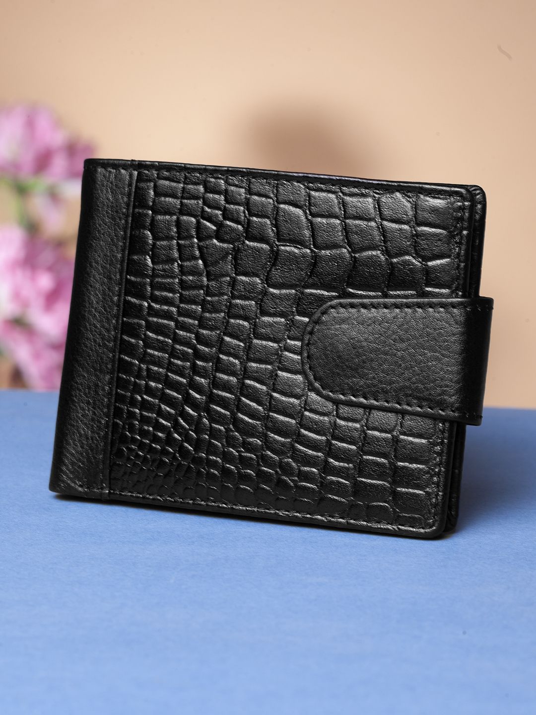 Teakwood Leathers Unisex Black Textured Genuine Leather RFID Two Fold Wallet Price in India