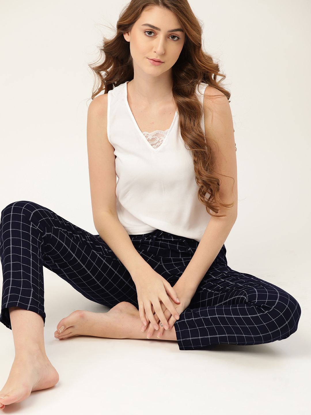 ETC Women Navy Blue & White Checked Lounge Pants Price in India