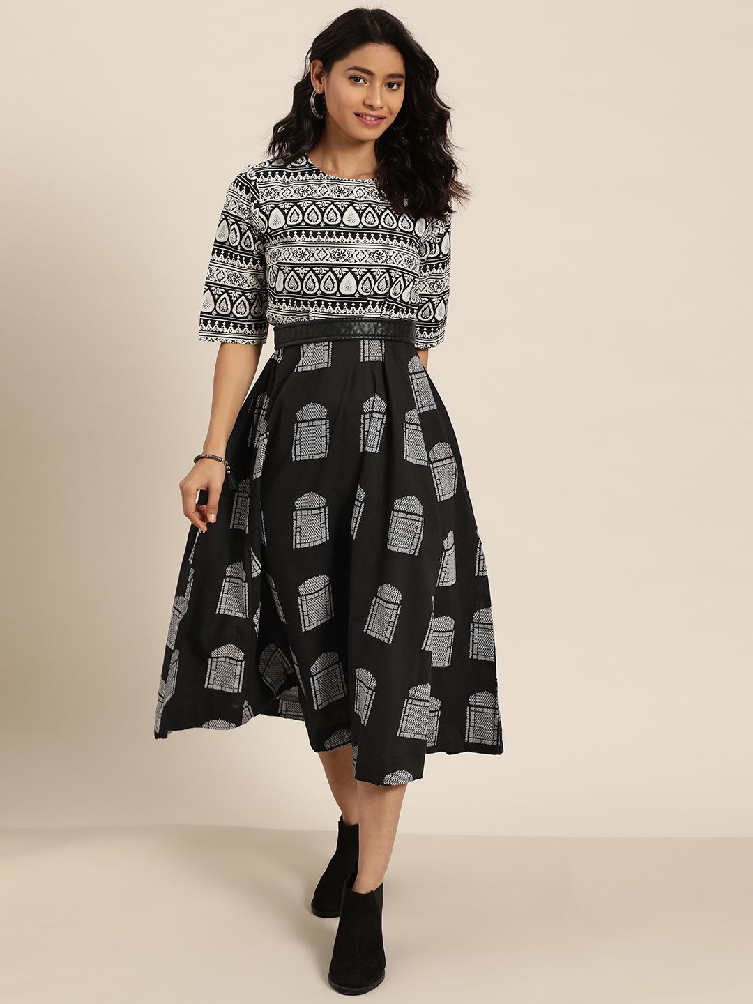 Sangria Women Black & White Ethnic Motif Cotton Printed A-Line Dress