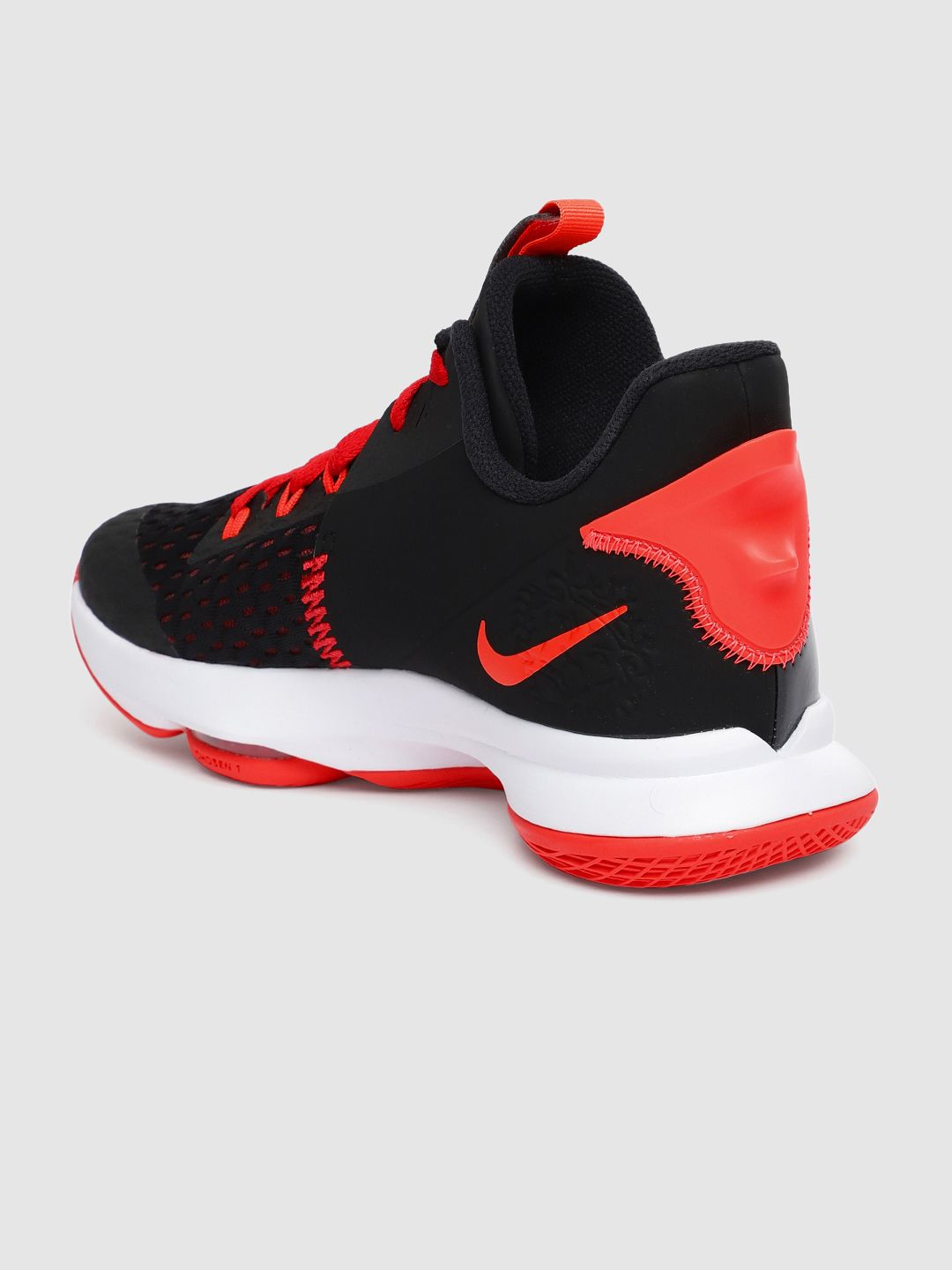 Nike バスケットボールシューズ 黒/赤 LEBRON WITNESS |V Buy Nike Unisex Black LEBRON WITNESS V EP Mid-Top Basketball Shoes