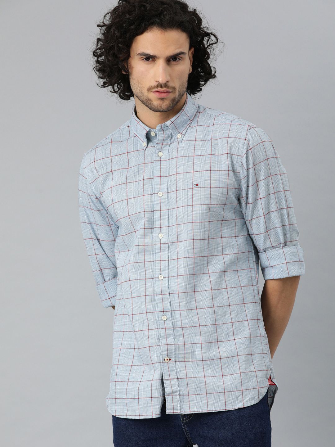 Tommy Hilfiger Men Blue & Maroon Regular Fit Checked Casual Cotton-Linen Shirt