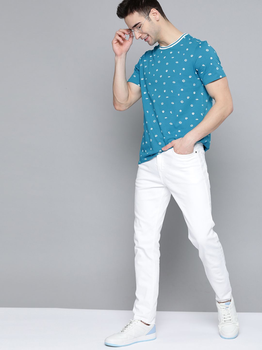 Mast & Harbour Mast  Harbour Men Blue  White Pure Cotton Printed Round Neck Pure Cotton T-shirt