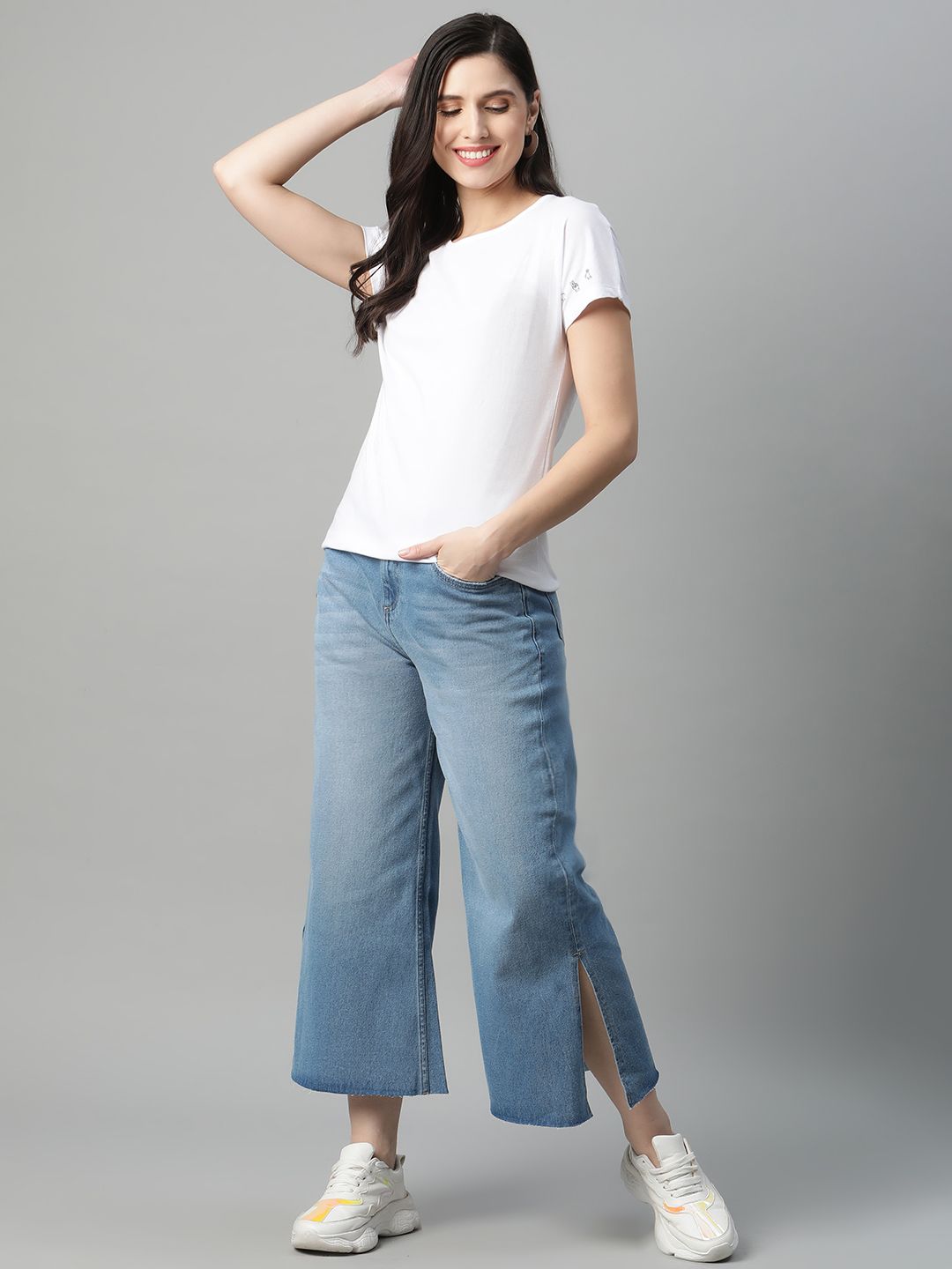 Harvard Women Blue Wide Leg Light Fade Stretchable Jeans Price in India