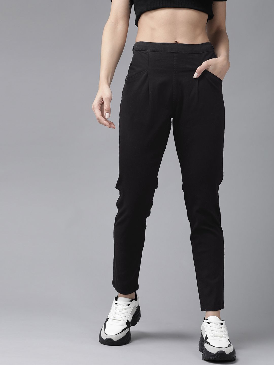 Roadster Women Black Regular Fit Solid Regular Trousers