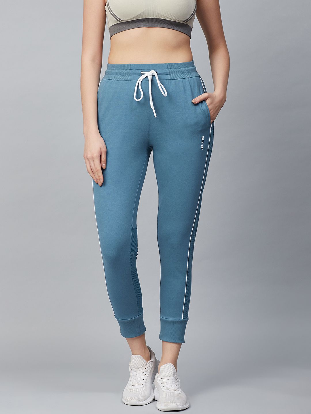 Alcis Women Blue Slim Fit Solid Cropped Joggers Price in India