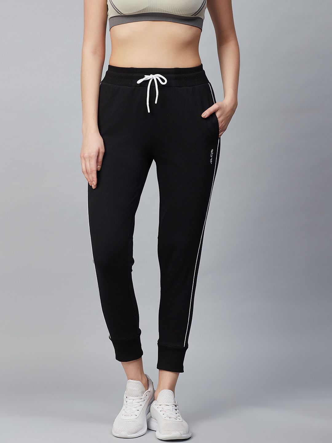 Alcis Women Black Slim Fit Solid Cropped Joggers Price in India