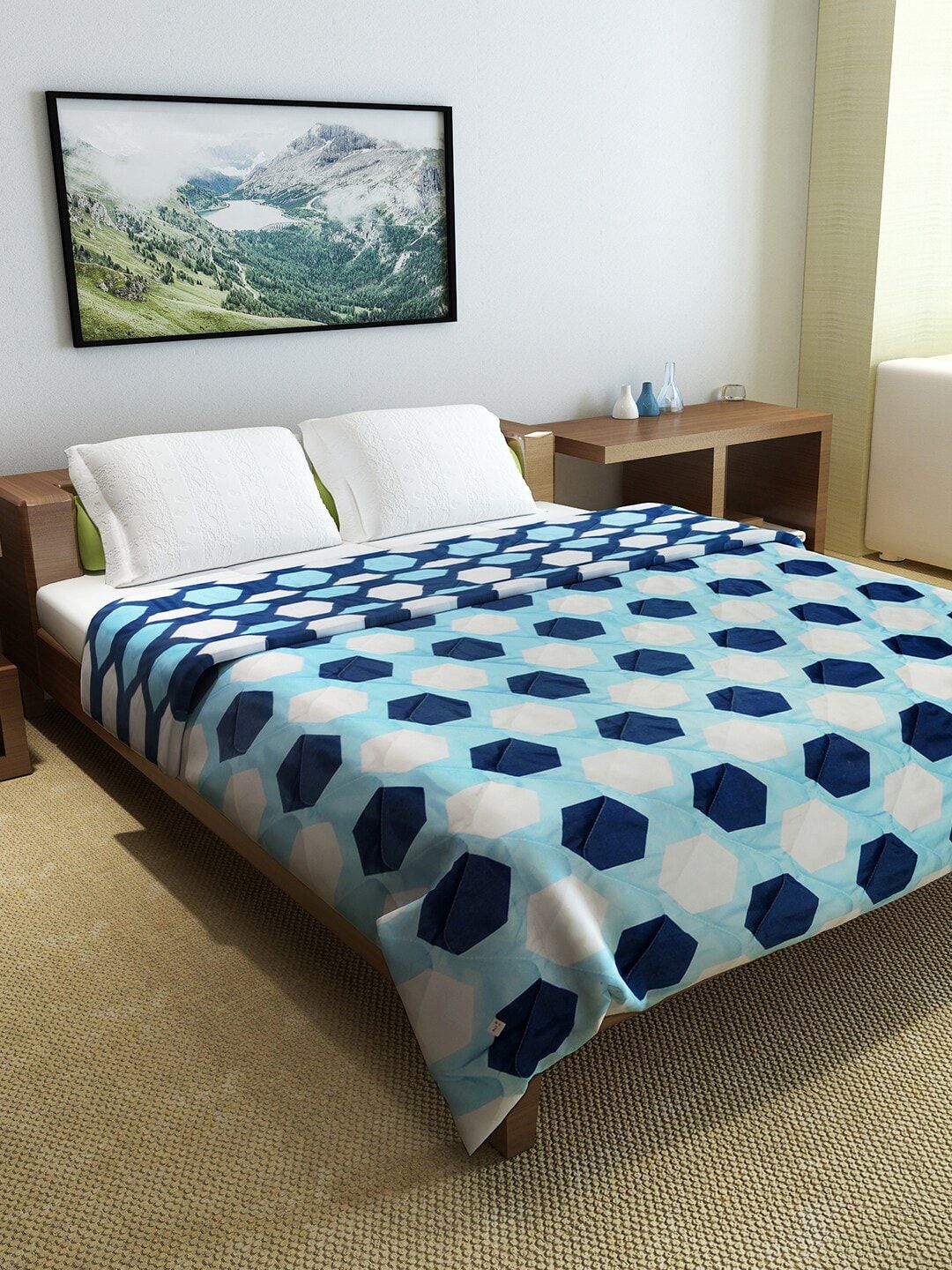 Divine Casa Blue & White Geometric Print Ultra Lux 150 GSM Mild Winter Double Bed Comforter Price in India