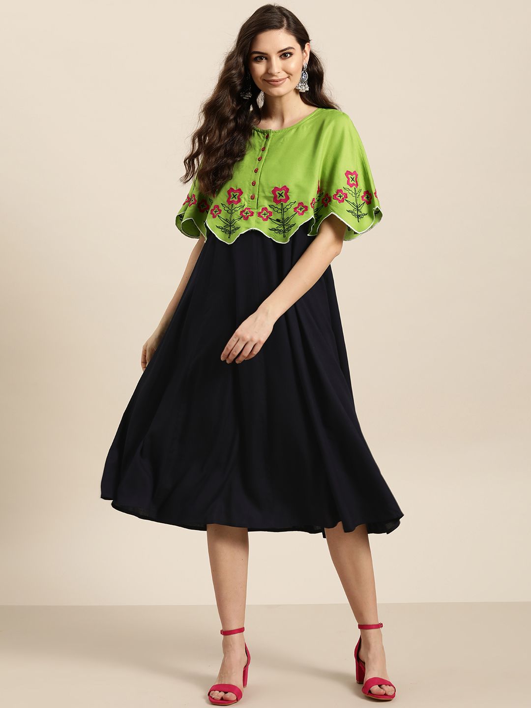 Sangria Women Black & Green Embroidered Layered A-Line Dress