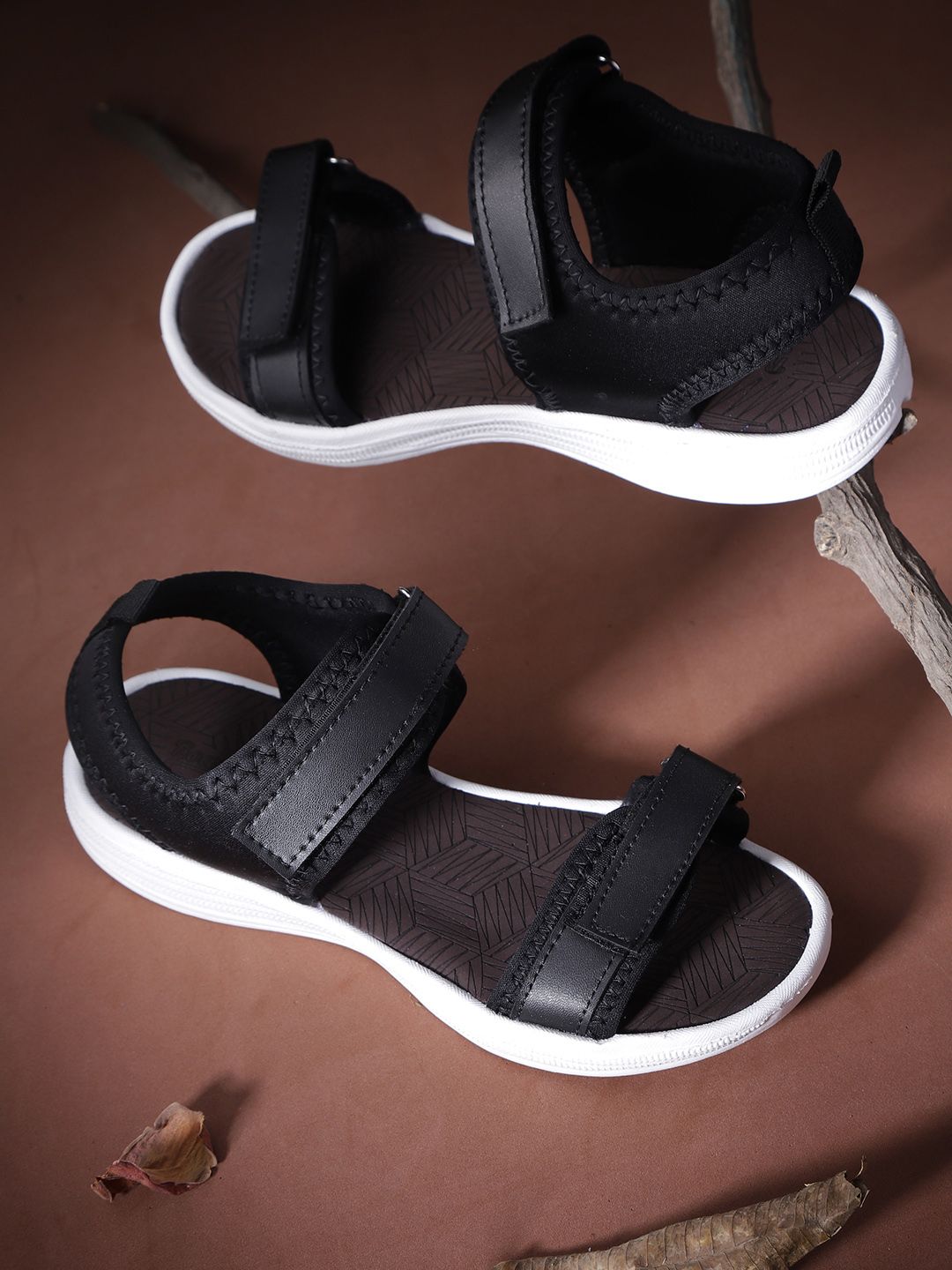 The Roadster Lifestyle Co Women Black Solid Sports Sandals Price in India