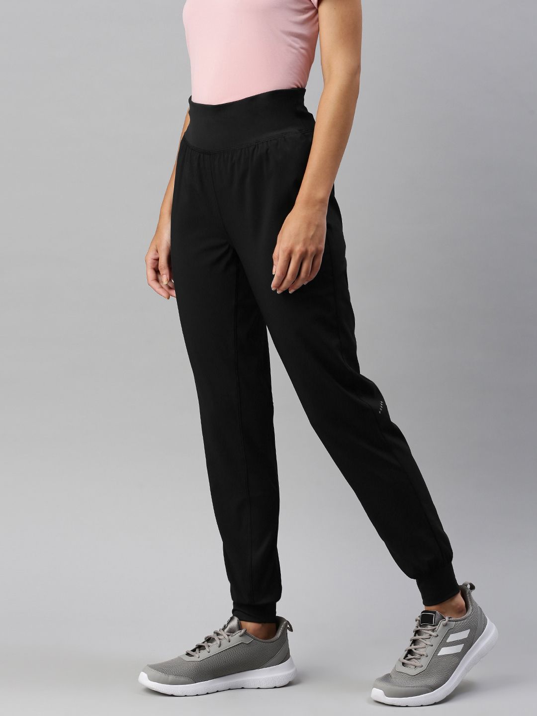 Puma Women Black Solid RUN FAVORITE TAPERED Slim Fit DryCELL Technology Joggers Price in India
