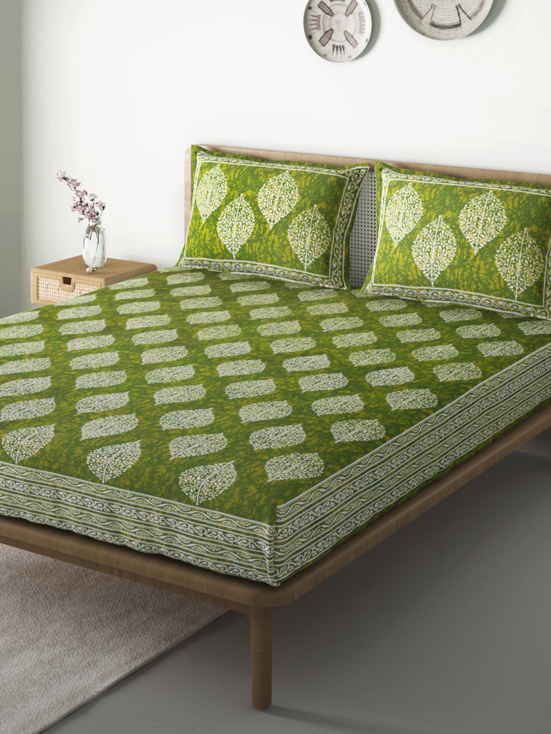 Aura Green & White Ethnic Motifs 104 TC Cotton 1 Queen Bedsheet with 2 Pillow Covers Price in India