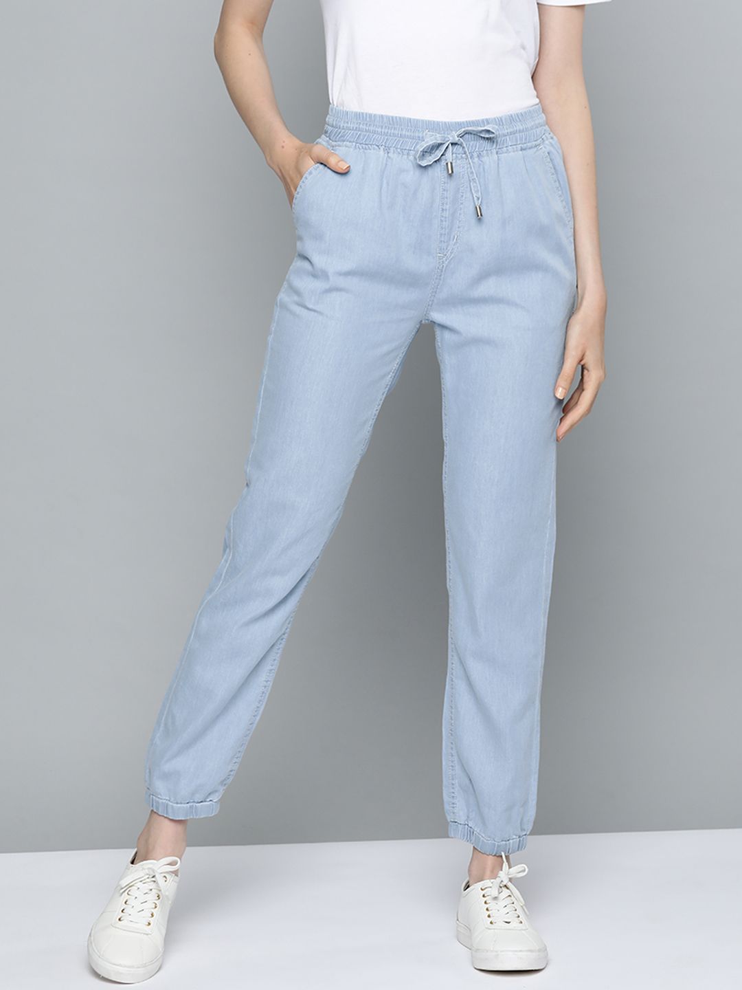 Chemistry Women Blue Regular Fit Solid Chambray Joggers Price in India