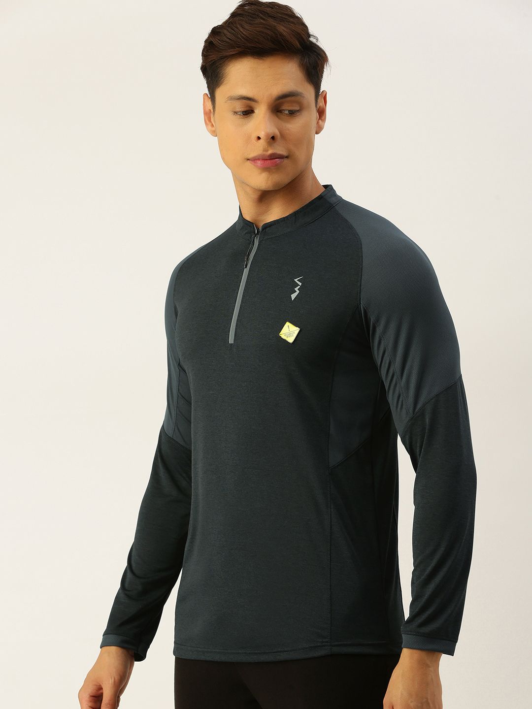 CAHOOT Men Charcoal Grey Solid Sports T-shirt