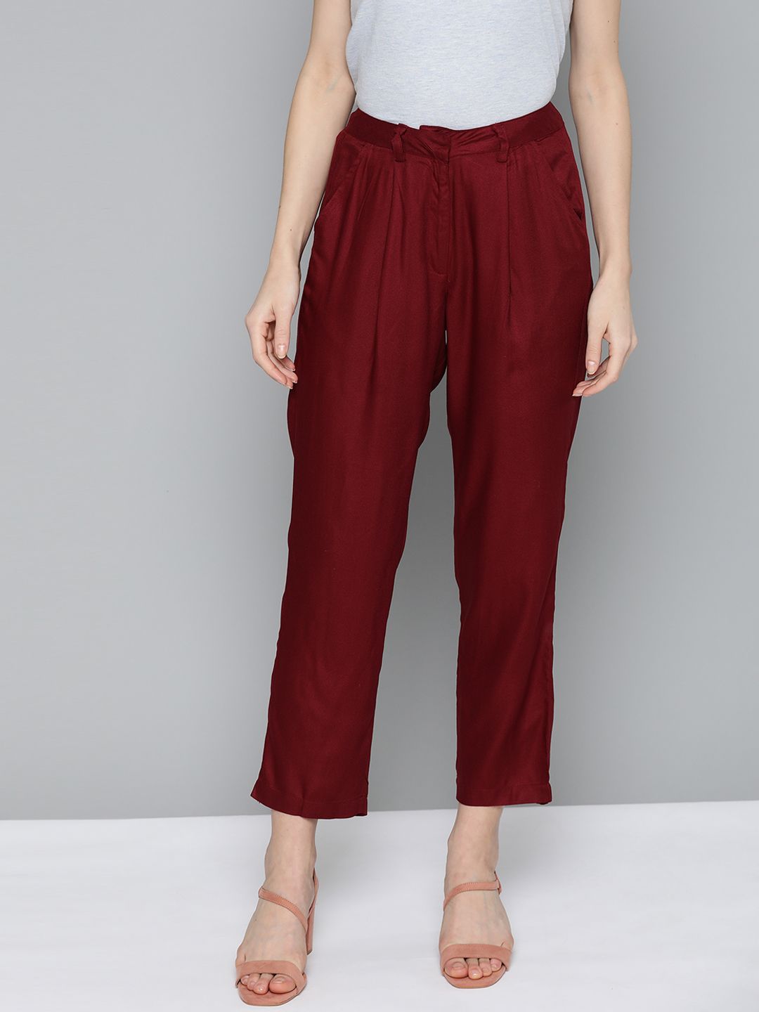 Chemistry Women Maroon Regular Fit Solid Cropped Regular Trousers