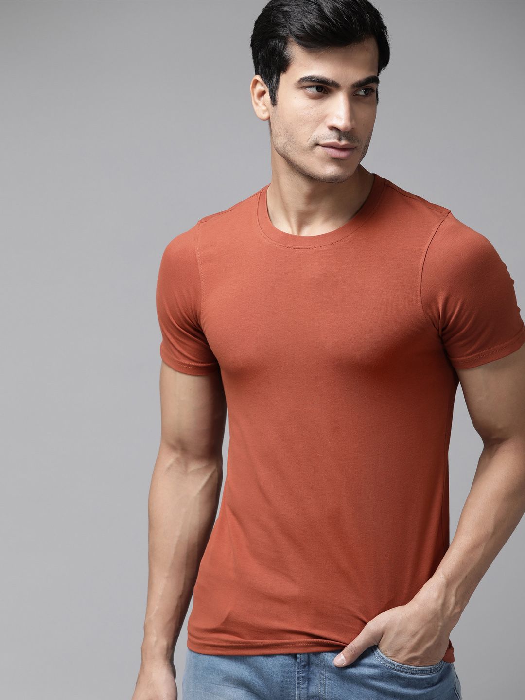 Roadster Men Rust Orange Shaped Fit Solid Round Neck T-shirt