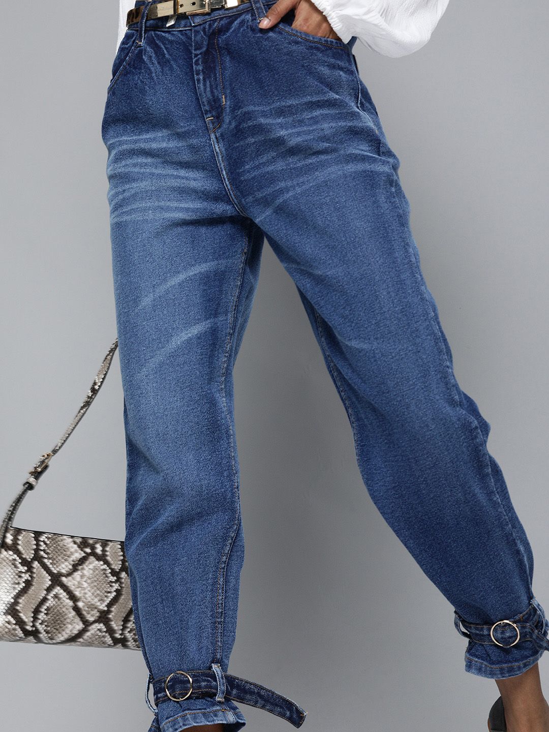 SASSAFRAS Women Blue Regular Fit High-Rise Clean Look Cropped Jeans with Belted Hem