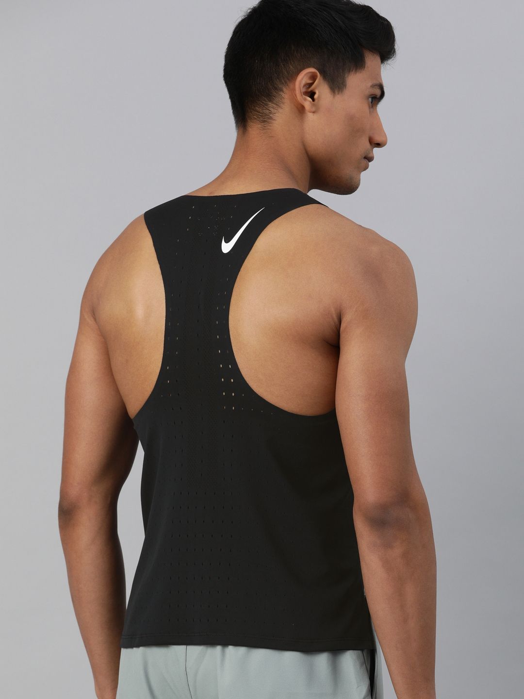 Buy Nike Men Black Solid Slim Fit AROSWFT SINGLET Running Round
