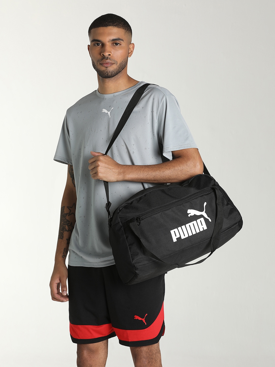 Puma Unisex Black Solid Phase Sports Duffel Bag Price in India