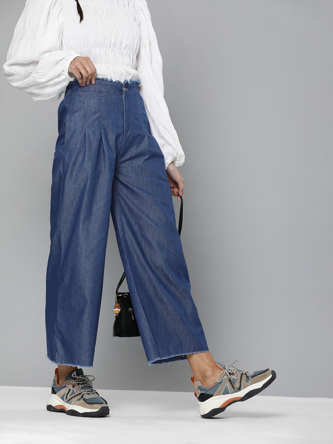 SASSAFRAS Women Blue Regular Fit Solid Parallel Cropped Trousers Price in India