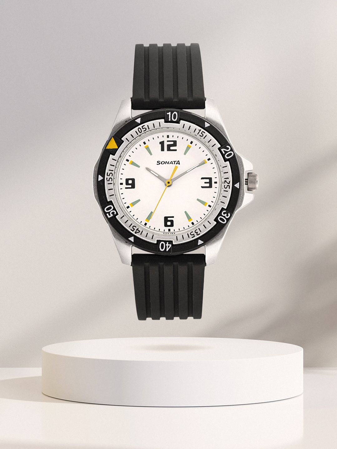 Sonata Sf Quartz Analog With White Dial Watch For Men- Nt7930pp01