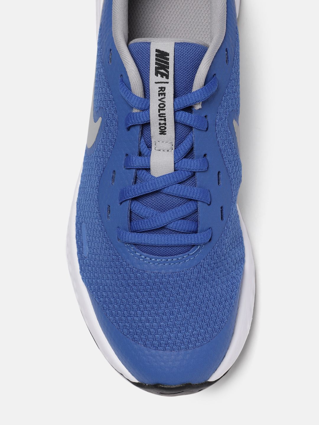 nike revolution 5 junior white