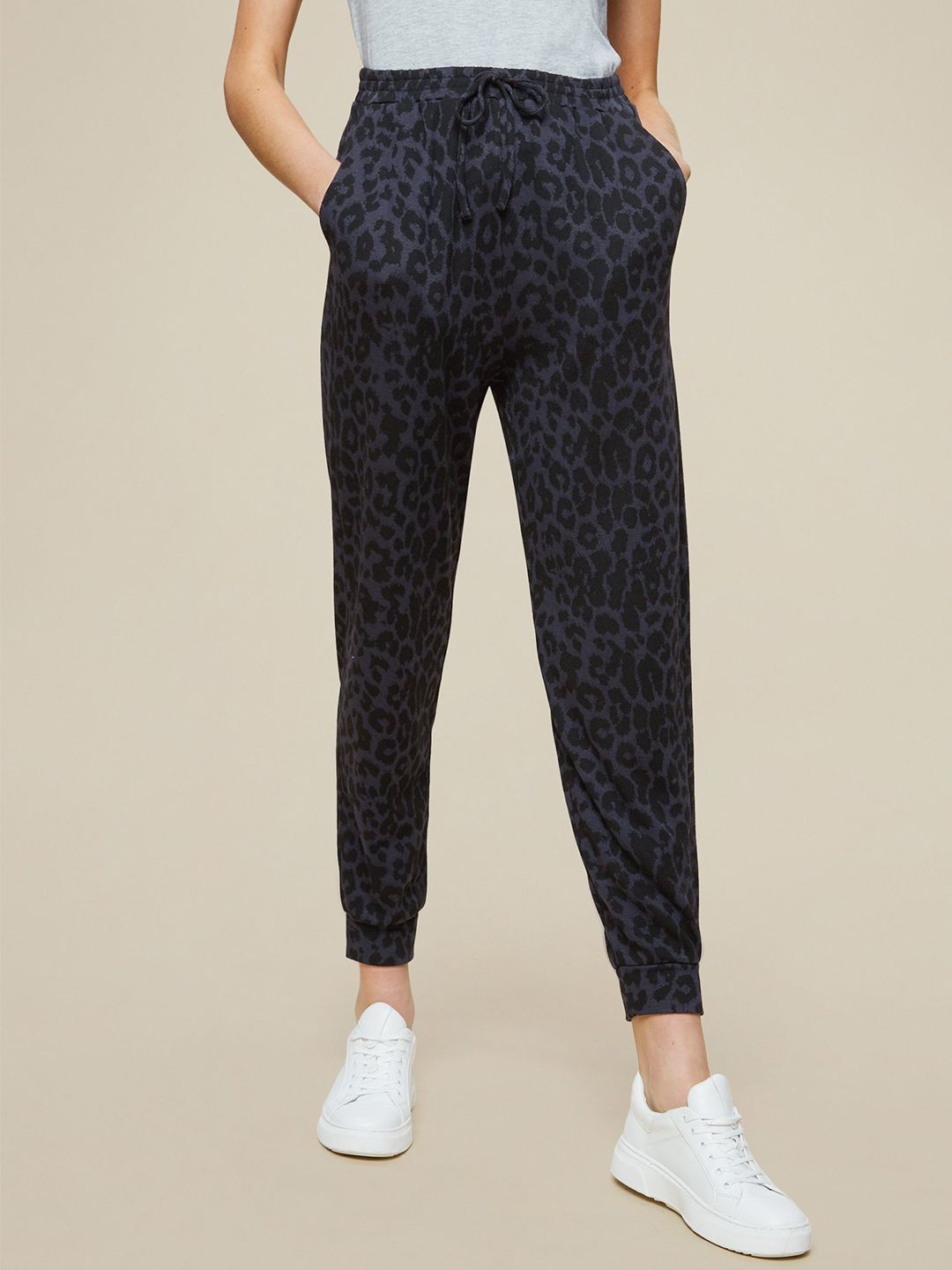 DOROTHY PERKINS Women Blue & Black Regular Fit Animal Print Cropped Joggers