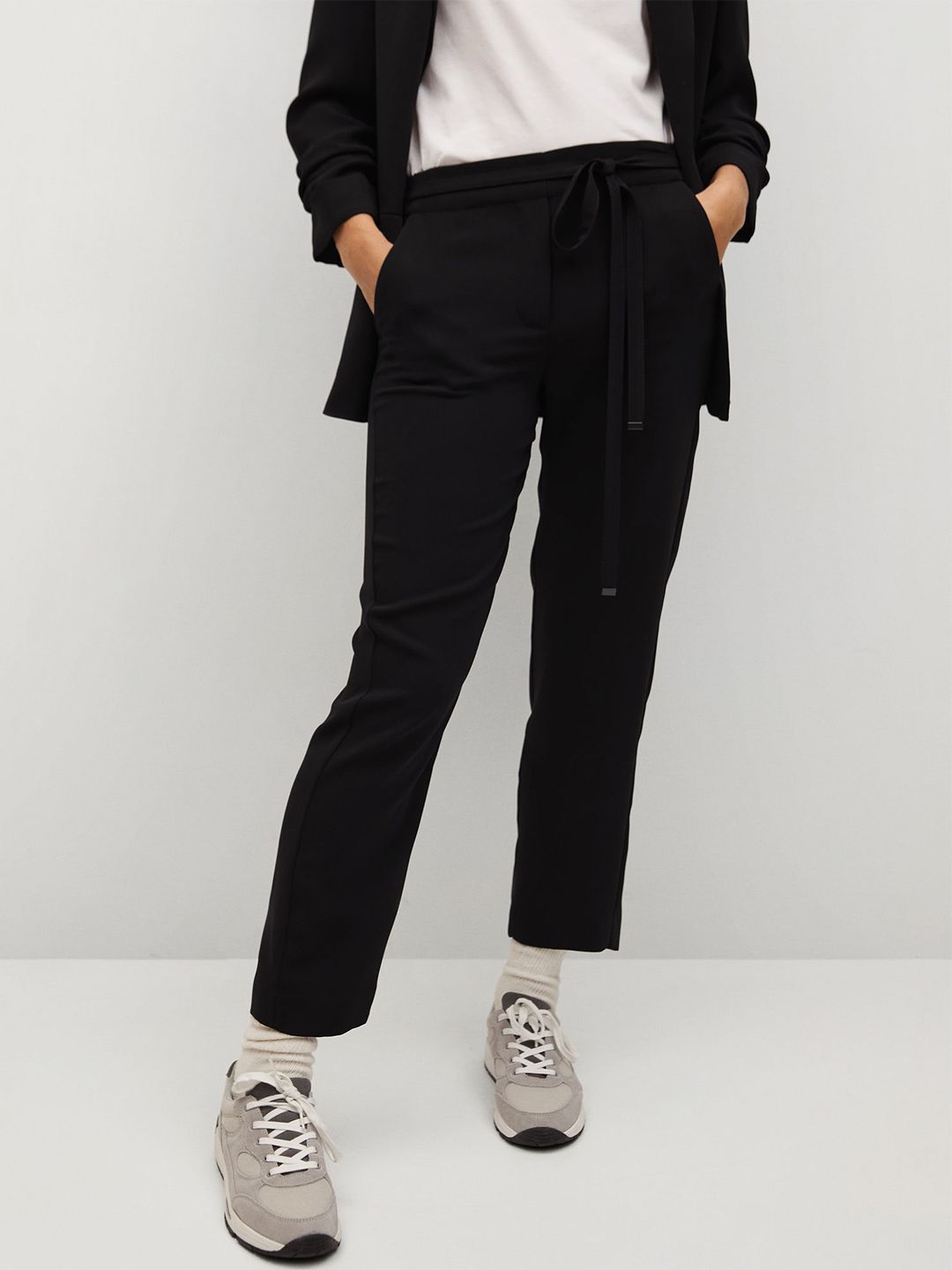 MANGO Women Black Solid Cropped Regular Trousers